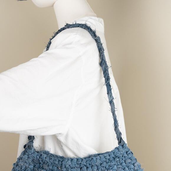 Upcycled denim crochet bag / Crochet purse - Picture 3 of 6